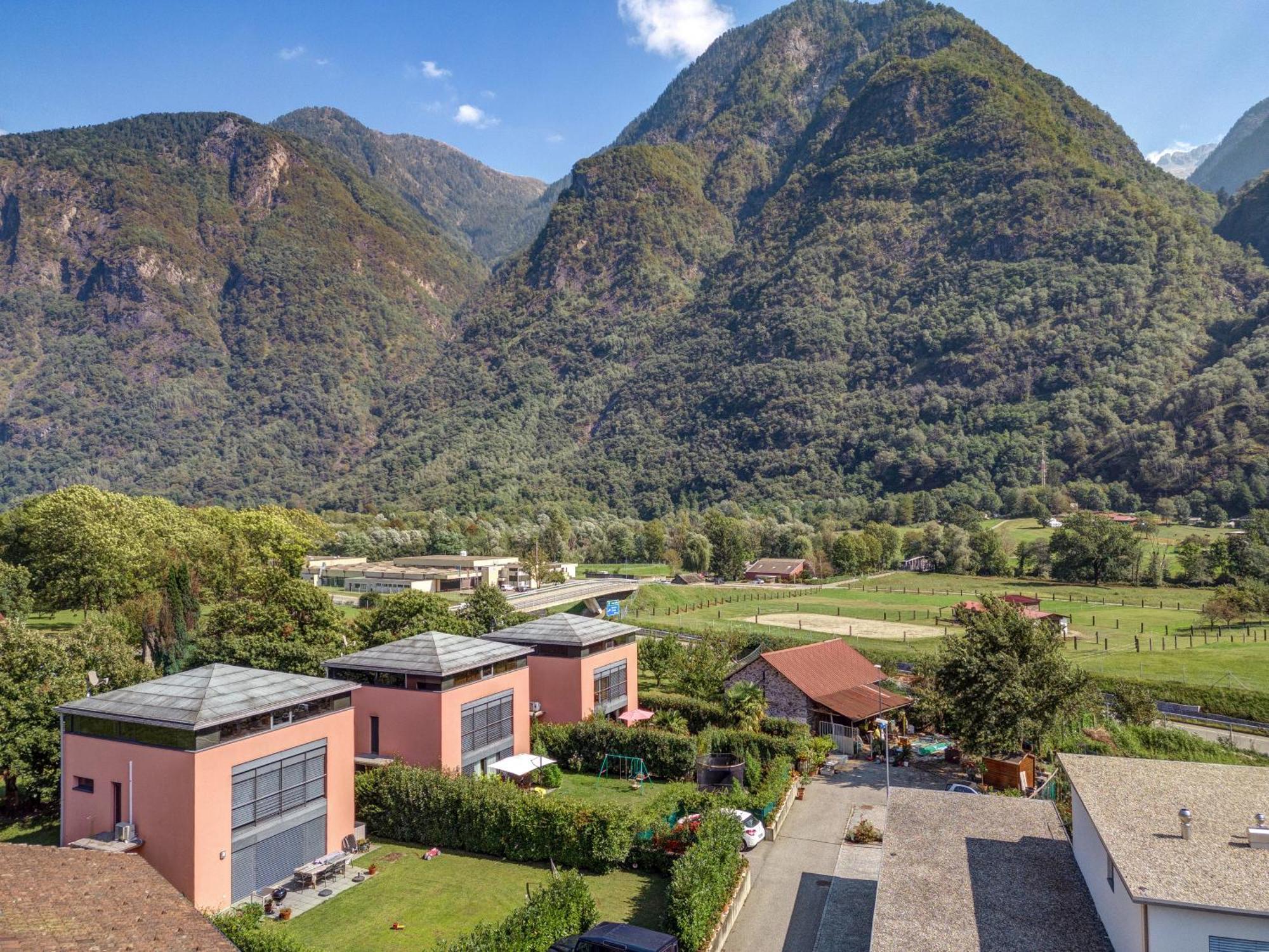 Casa Oliver, Tra La Calanca E I Castelli Di Bellinzona Grono Quarto foto